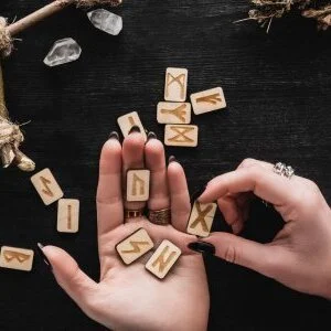 Сильнейшая потомственная предсказательница Киргизии Ахмедова Зульфия в Бишкеке — Сильная ясновидящая в Киргизии, знахарка, коз ачык и таролог по фото онлайн